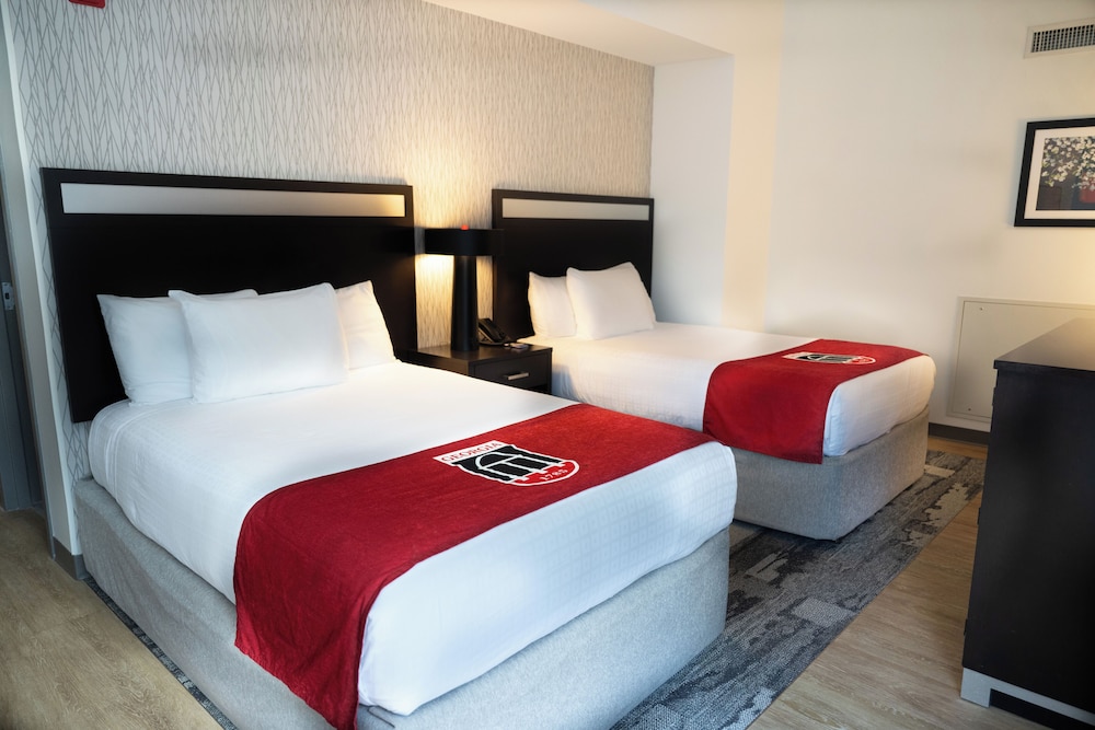 The University of Georgia Center for Continuing Education and Hotel 14/50