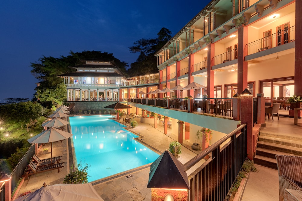 Amaya Hills 6/70