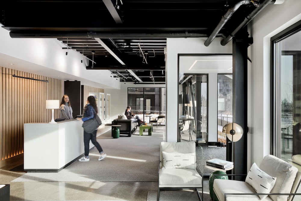 Continuum Hotel 5/50