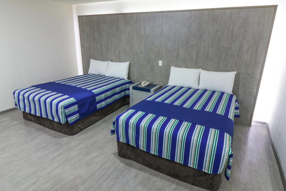 SUPERIOR, 2 DOUBLE BEDS