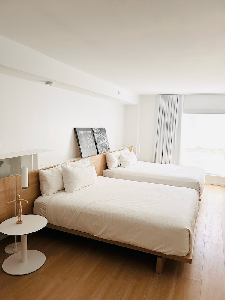 Deluxe Studio Two Queen Beds
