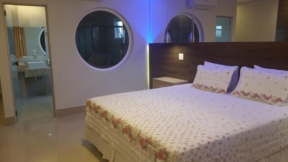 Kamur Plaza Hotel 8/41