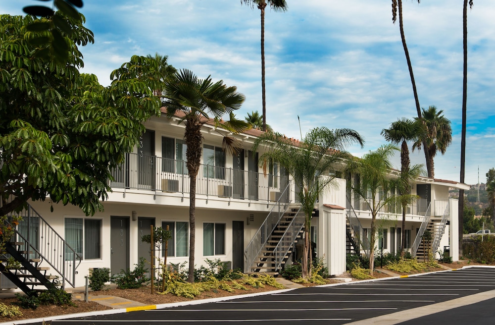 Hotel Iris San Diego 7/45