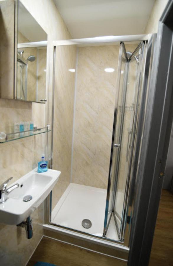 London Suites 8/10