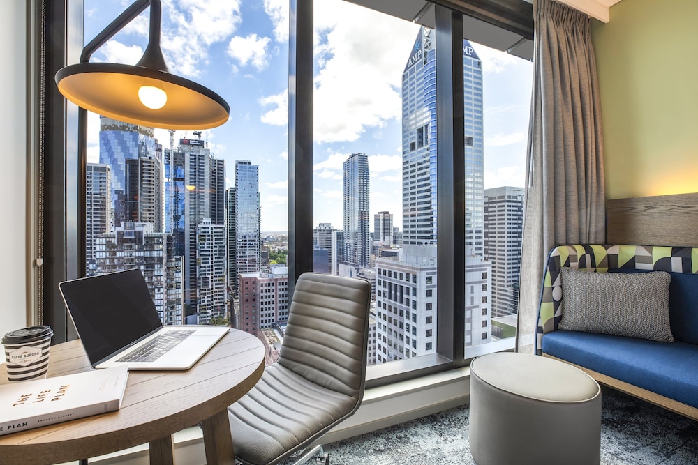Holiday Inn Express Melbourne Little Collins 48/74