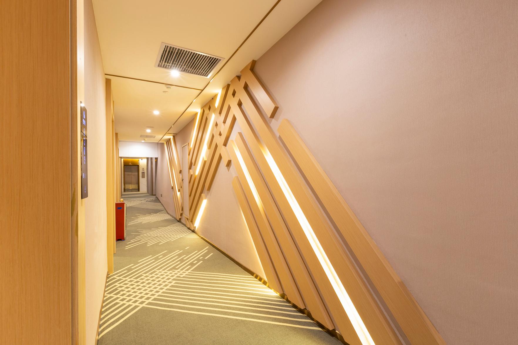 CHEERMAY HOTELS (Guangzhou Shangxiajiu Pedestrian Street Branch) 32/52