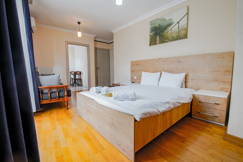 Mitani Suites 8/50