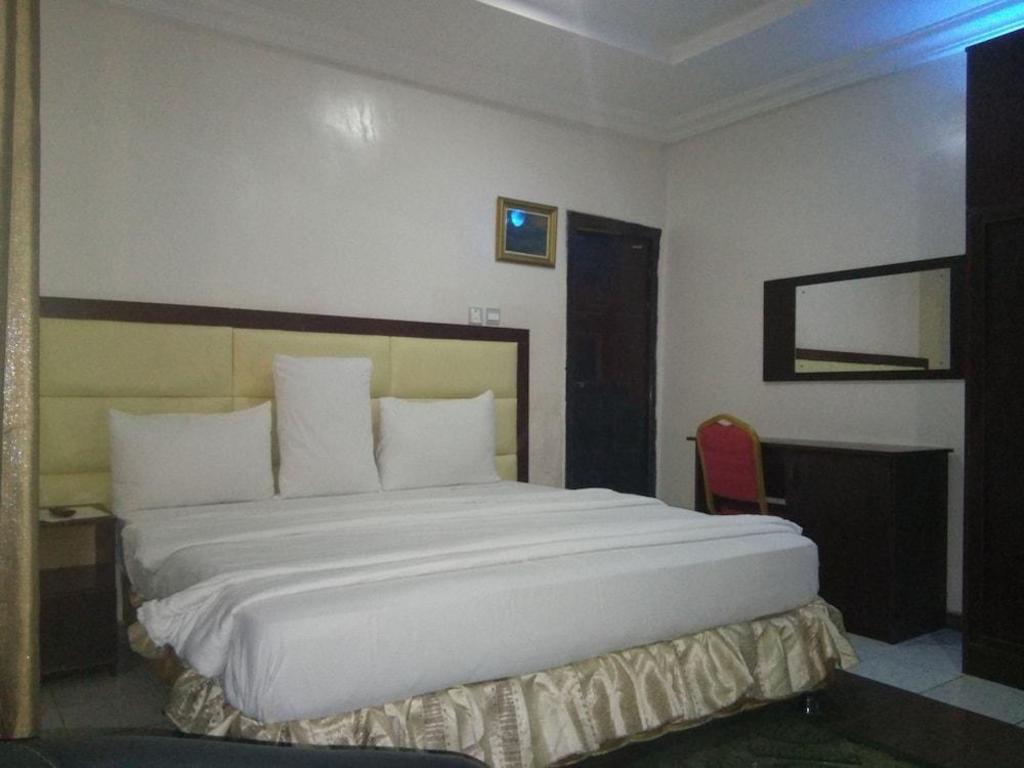 Viclin Diamond Hotels 9/15
