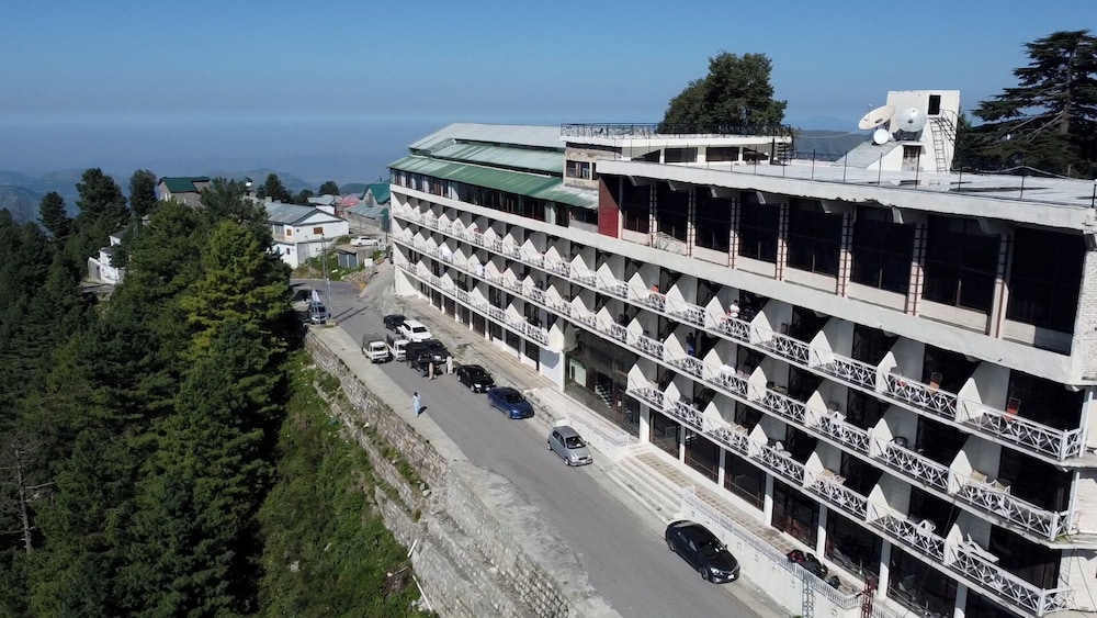 Shangrila Hotel & Resort Changla Gali 13/57