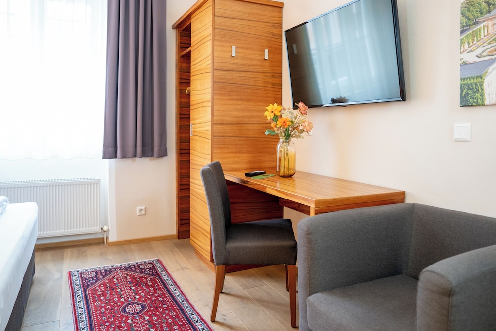 Jedermann Hotel 32/50