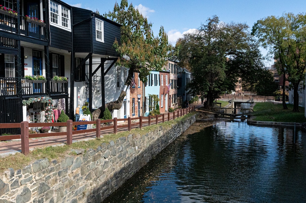 The Georgetown House 36/50