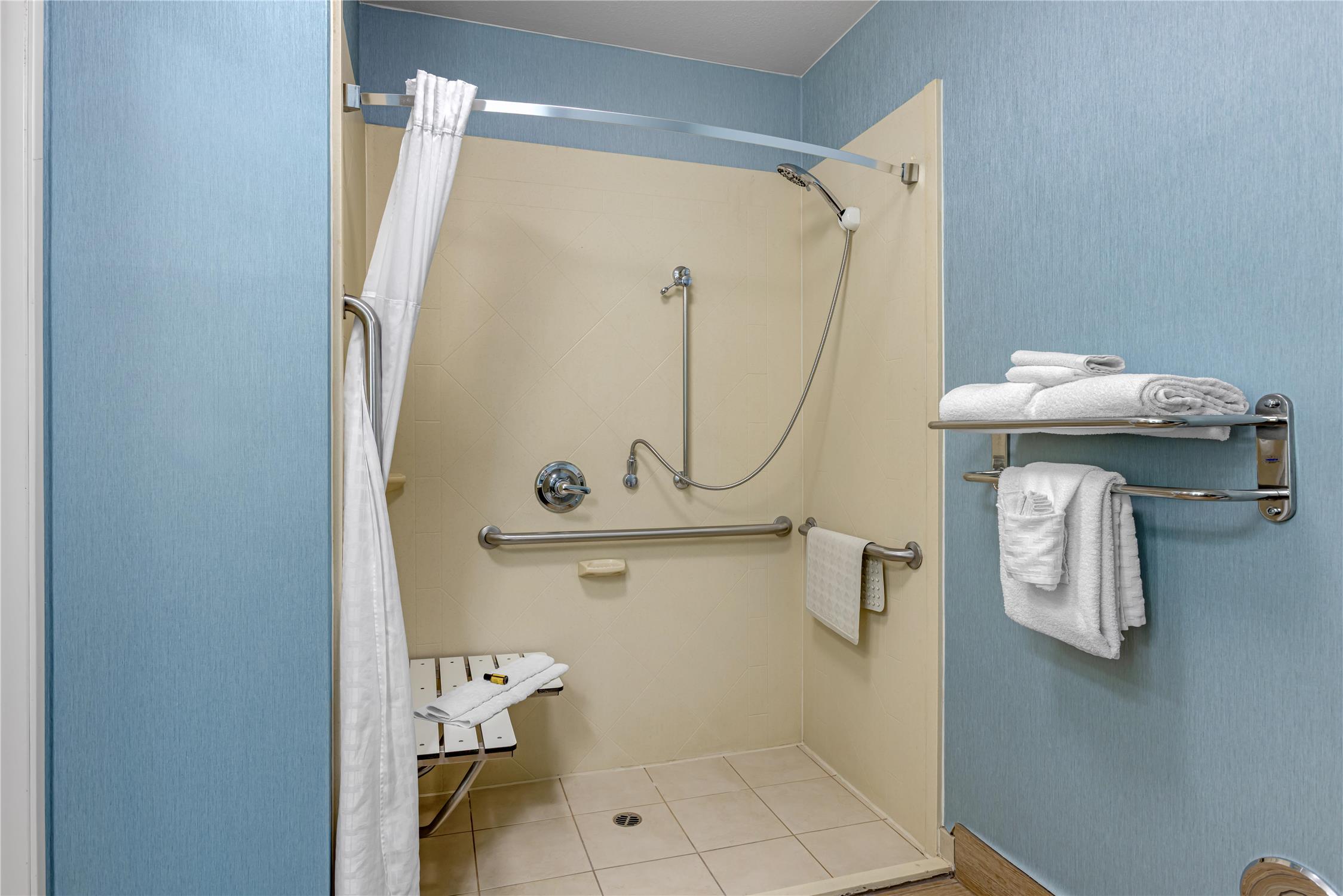 غرفة بسريرين كوين لذوي الإعاقة، Best Western Plus Wasco Inn & Suites 7/8