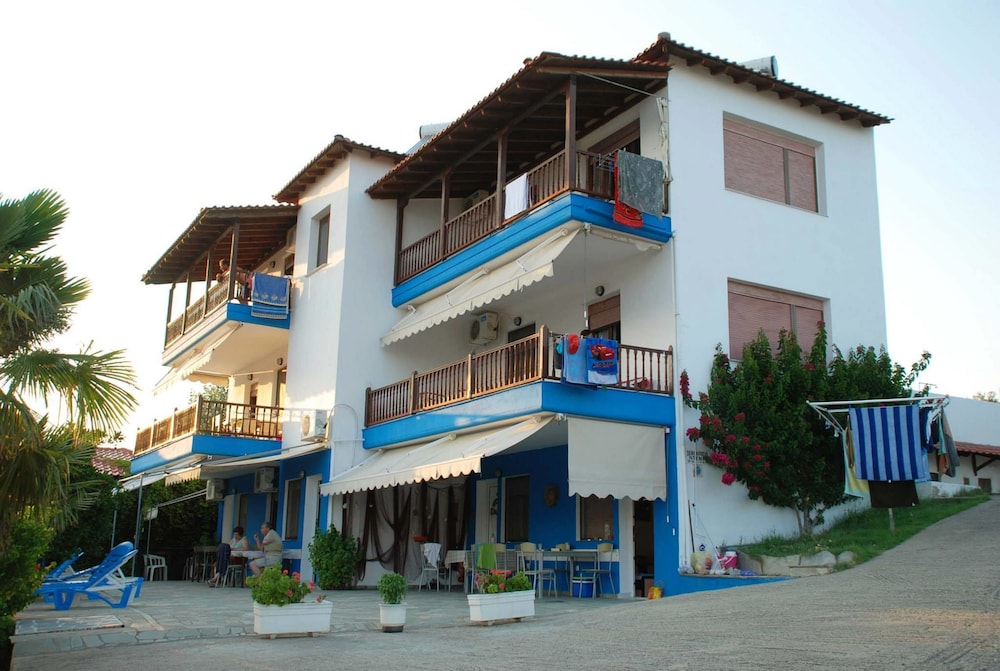 Demi Studios 3/50