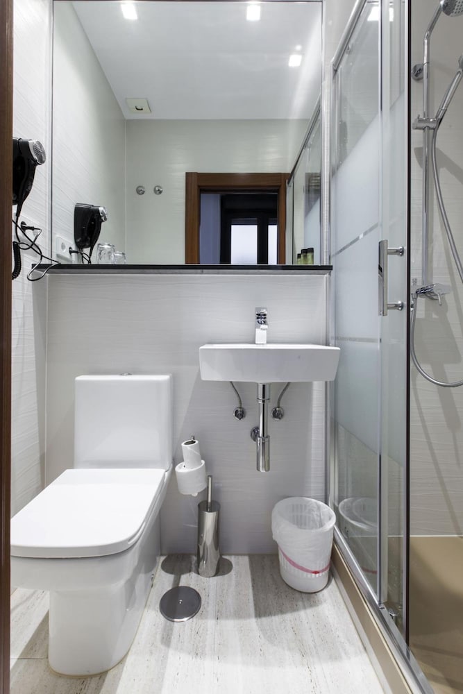 Hostal Castilla I. 11/43