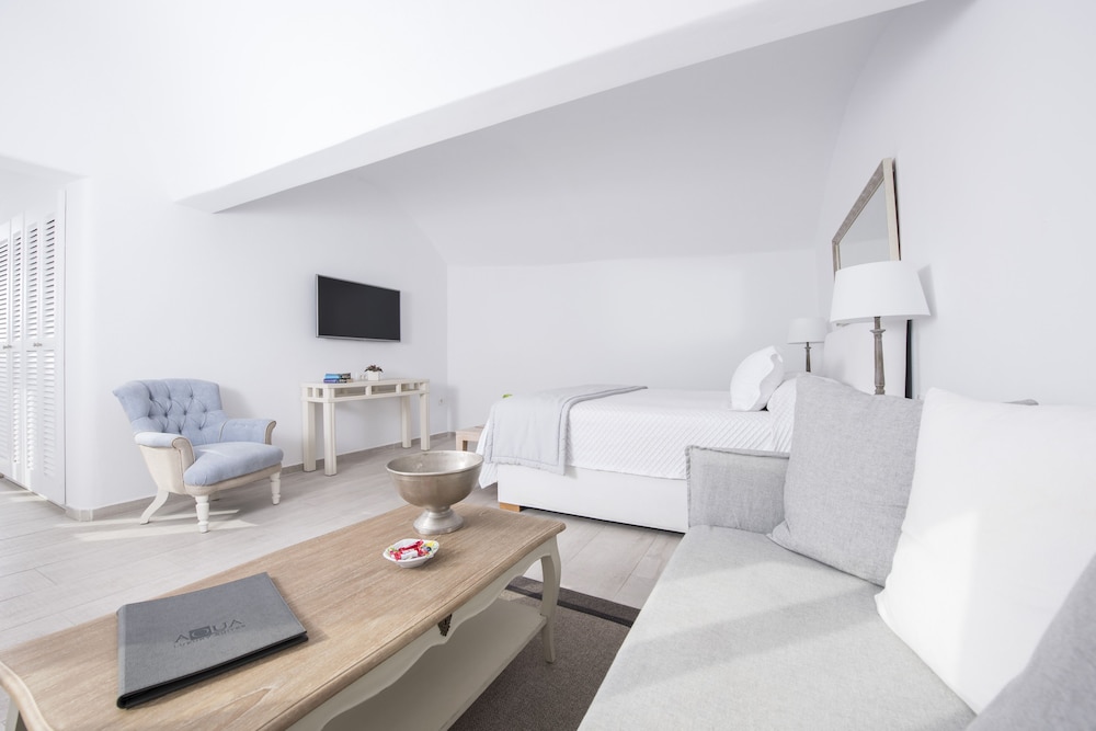 Aqua Luxury Suites 17/75