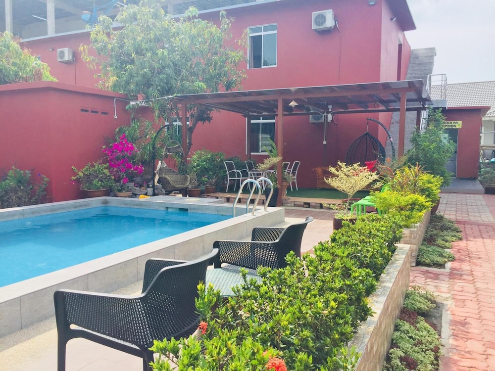 Dlima Beach Inn 57/66