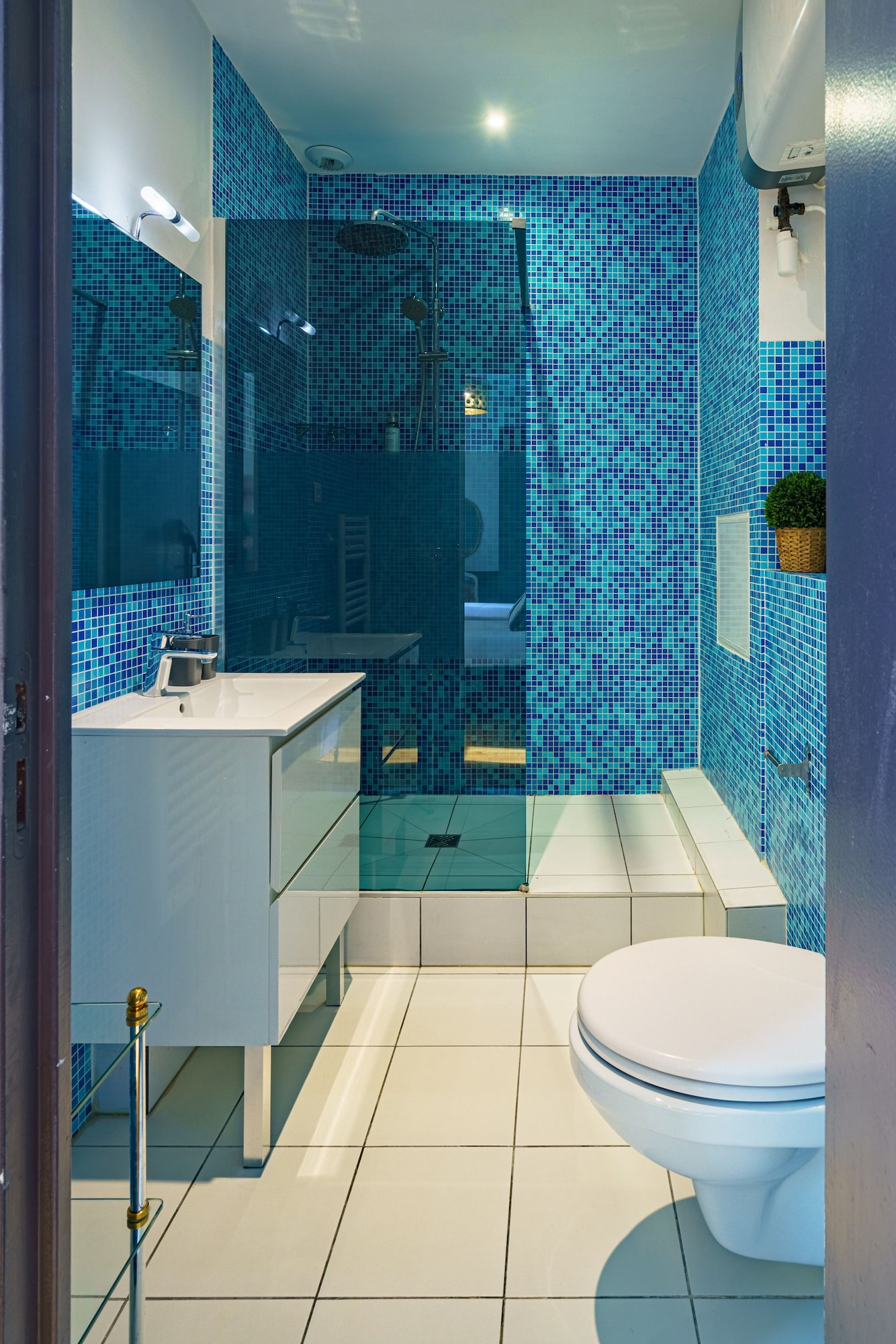 شقة بريستيج بسريرين كينج بإطلالة على الفناء مع أريكة، Apartments Du Louvre - Le Marais 7/10