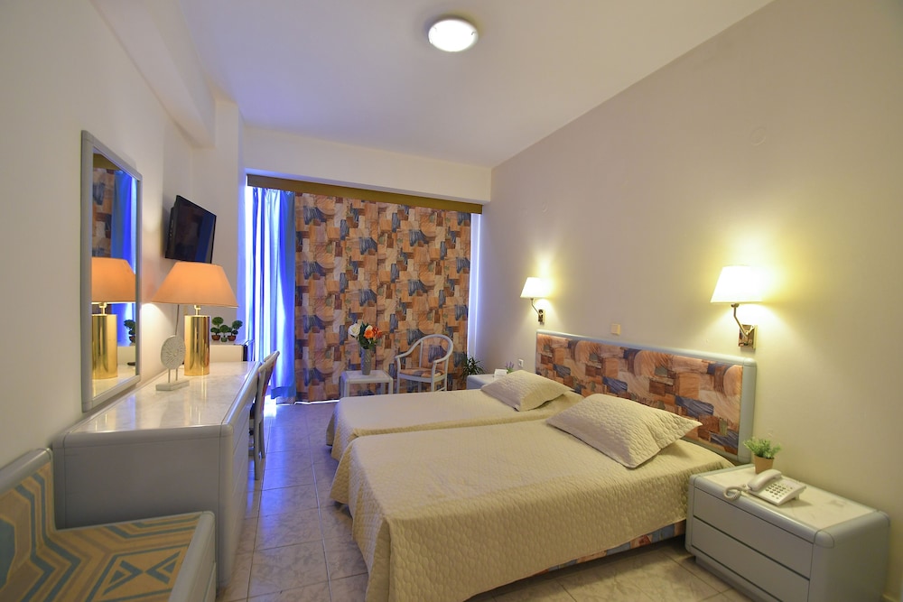 STANDARD, DOUBLE OR TWIN BED, OCEAN VIEW