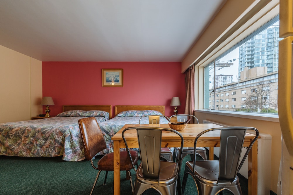 English Bay Hotel 42/62