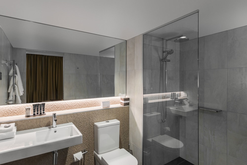 غرفة بسرير كوين بشرفة بإطلالة، Kennigo Hotel Brisbane 3/6