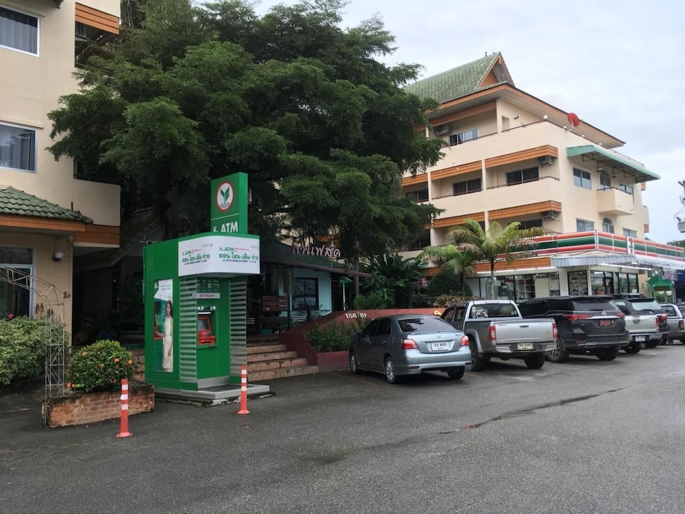 The Residence Hotel 34/39