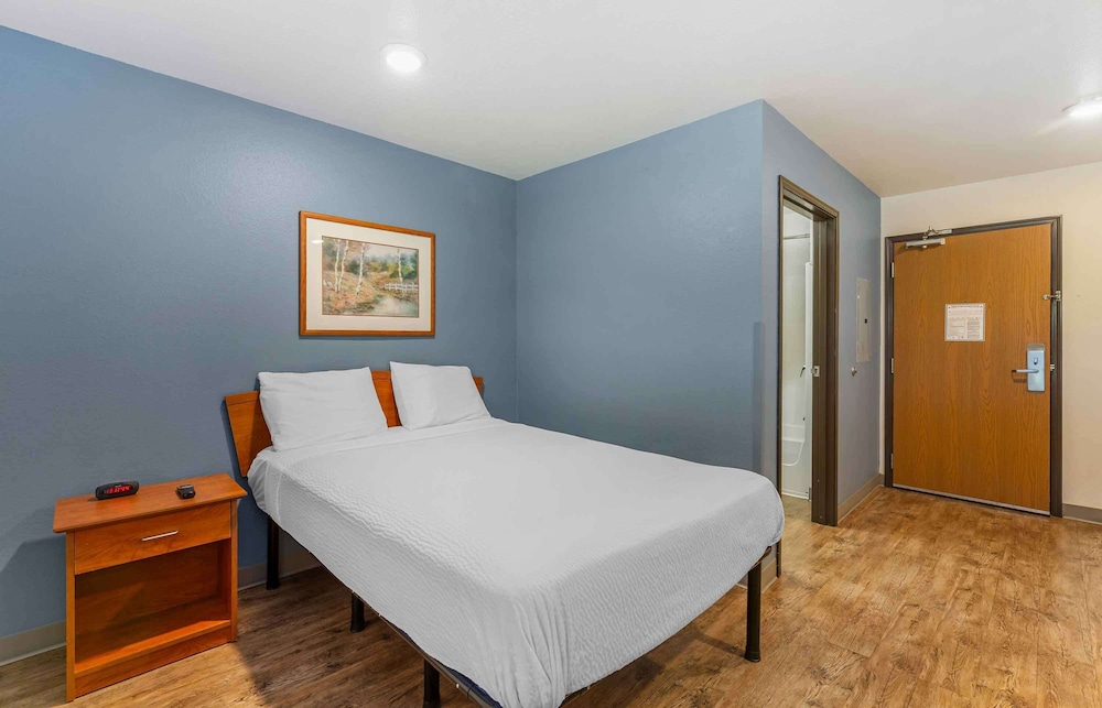 Extended Stay America Select Suites Akron South 23/51