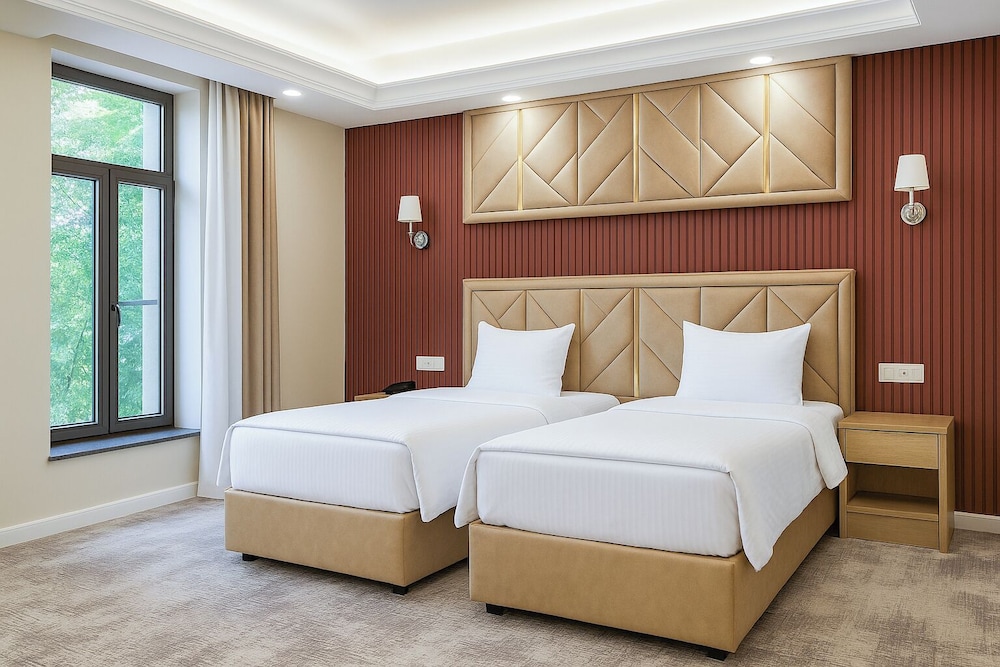 Siab Hotel 12/50