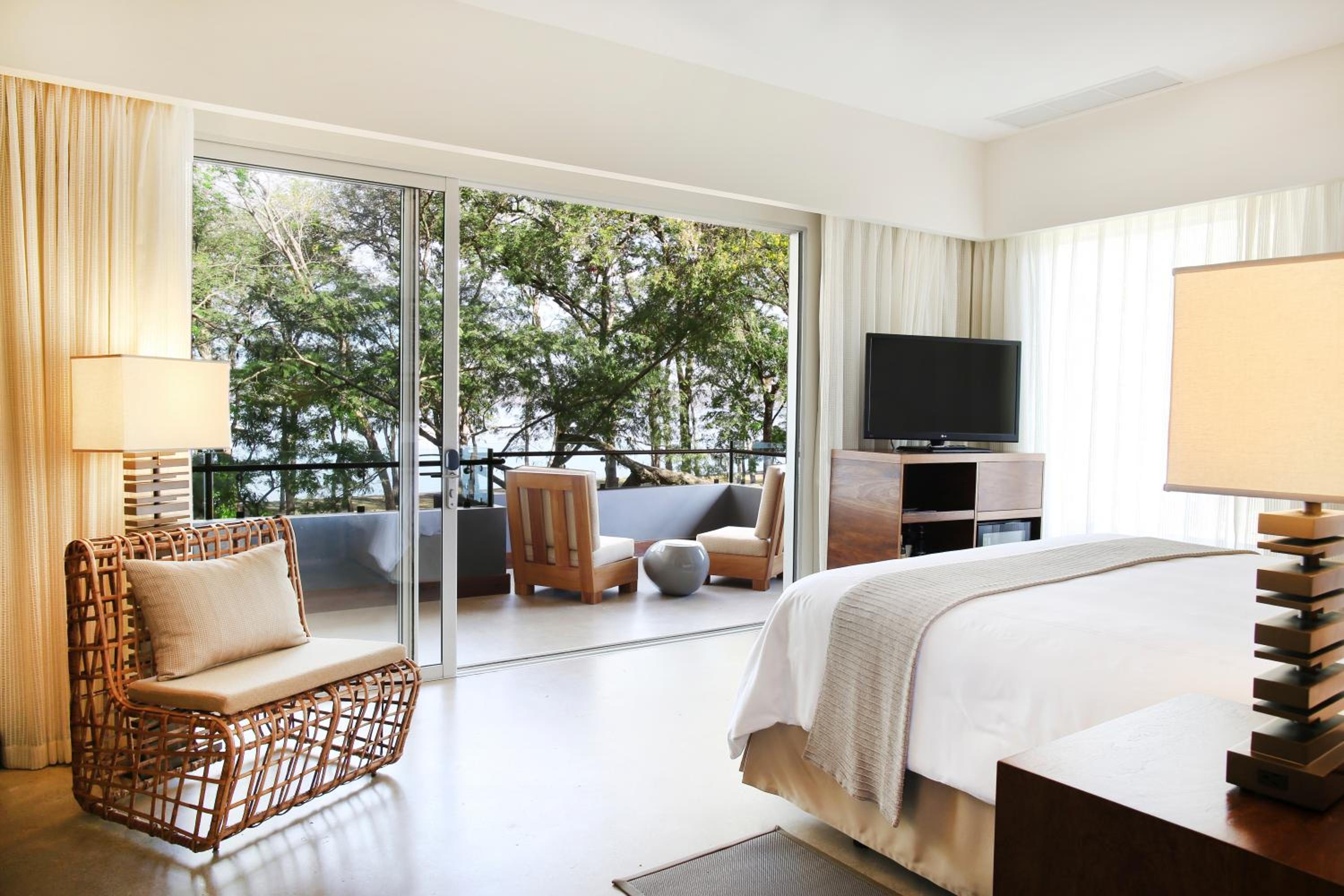 1 Bedroom, Grand, Canopy, Suite, King Bed, Resort View, Large
