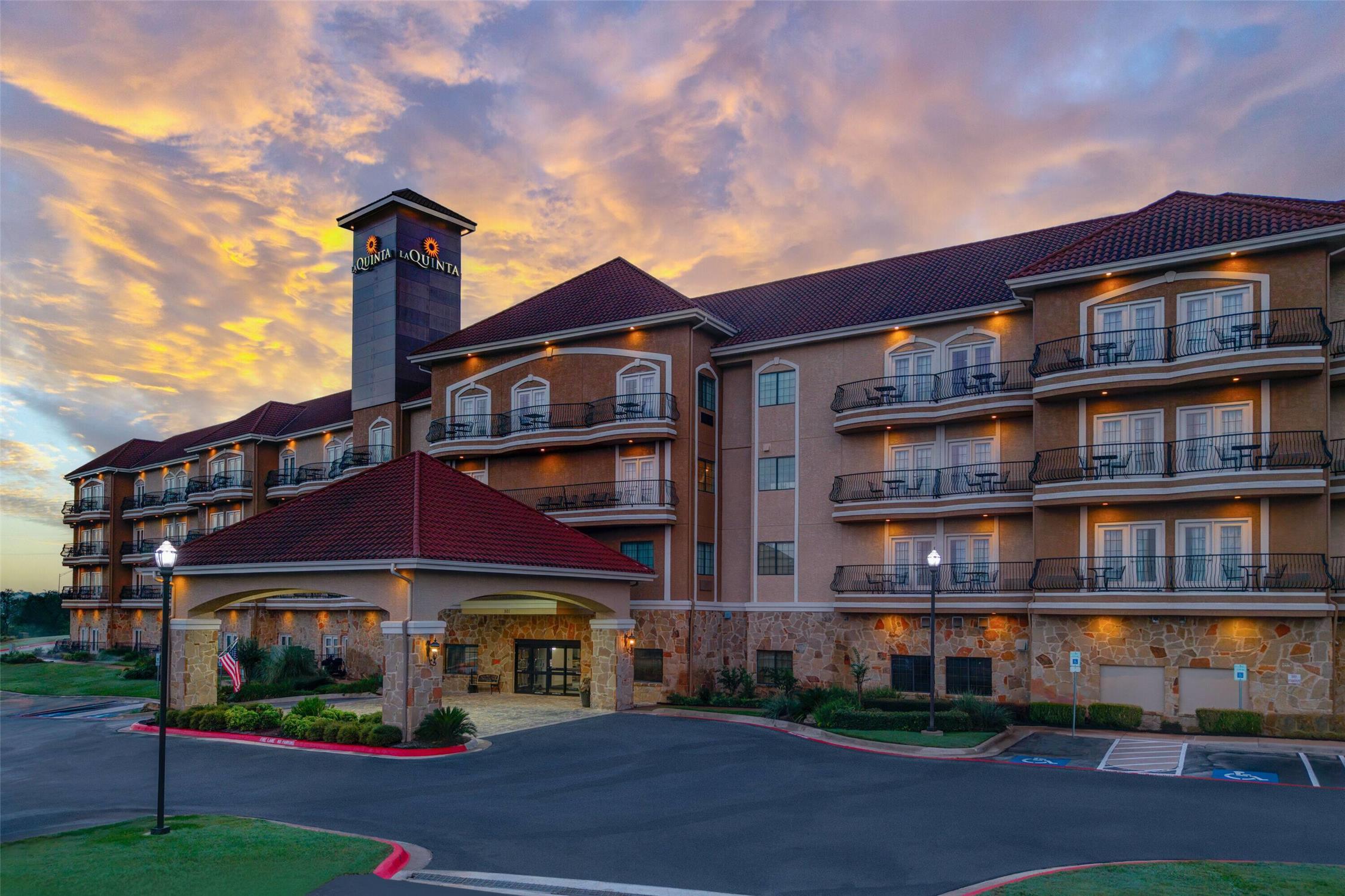 La Quinta Inn Suites Marble Falls 6/77