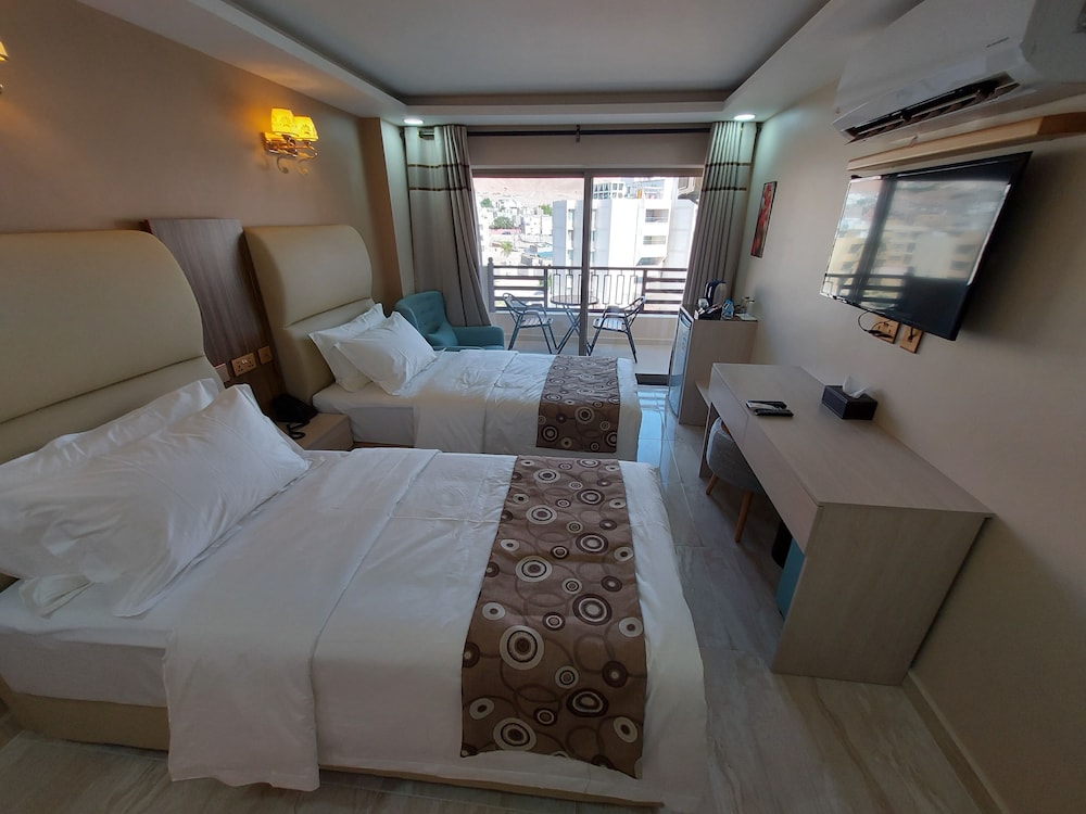 Jordan Seasons Hotel 6/50