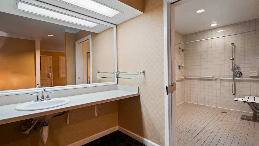 Best Western Plus Humboldt Bay Inn 9/47