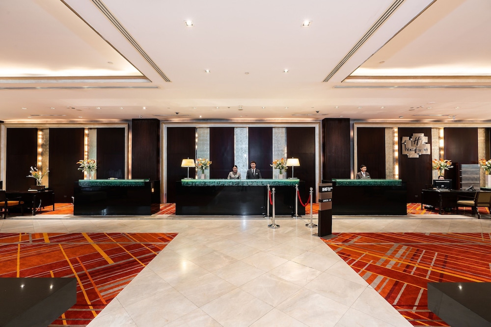 Holiday Inn Bangkok Silom 7/74