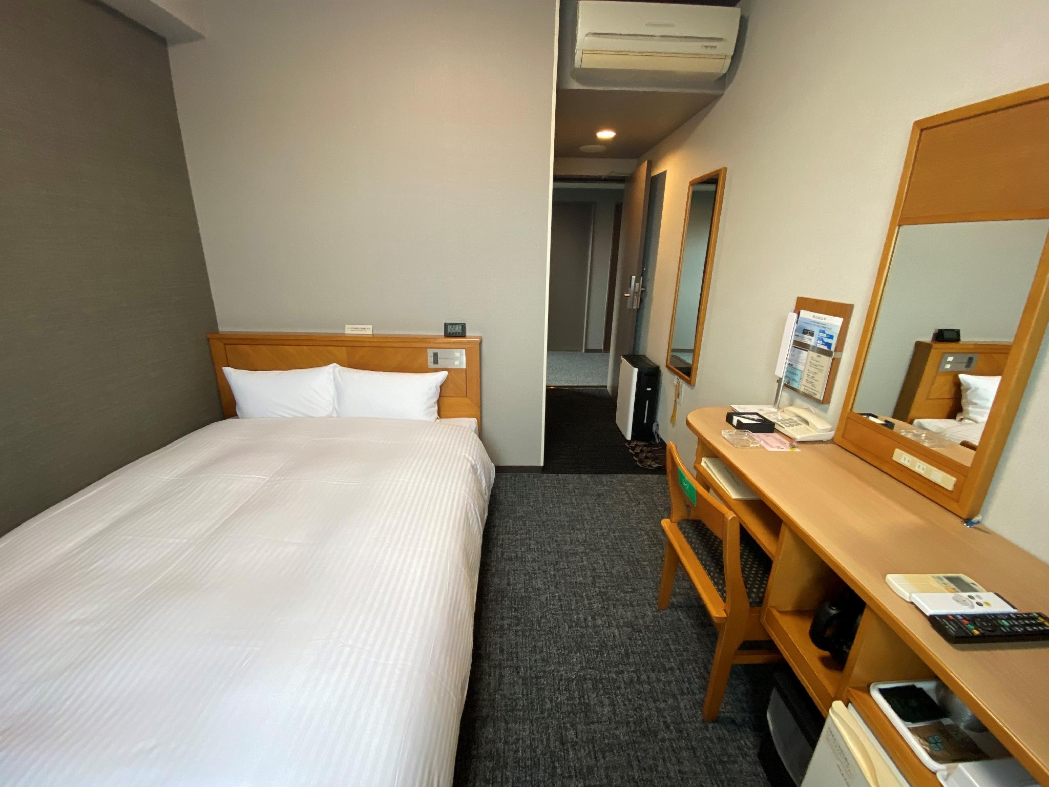Semi Room, Standard, Semi Double Bed, Smoking