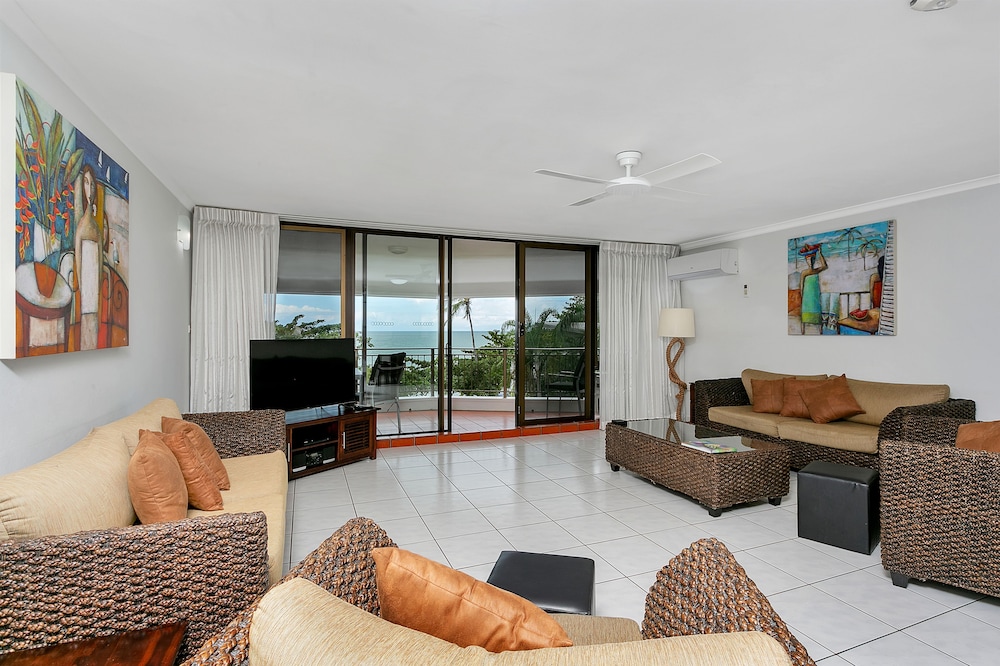 Roydon Beachfront Holiday Apartments 24/50