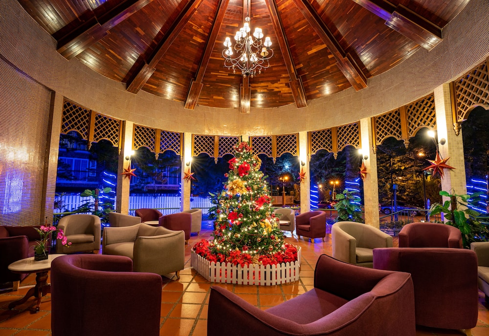 Century Pines Resort 26/50