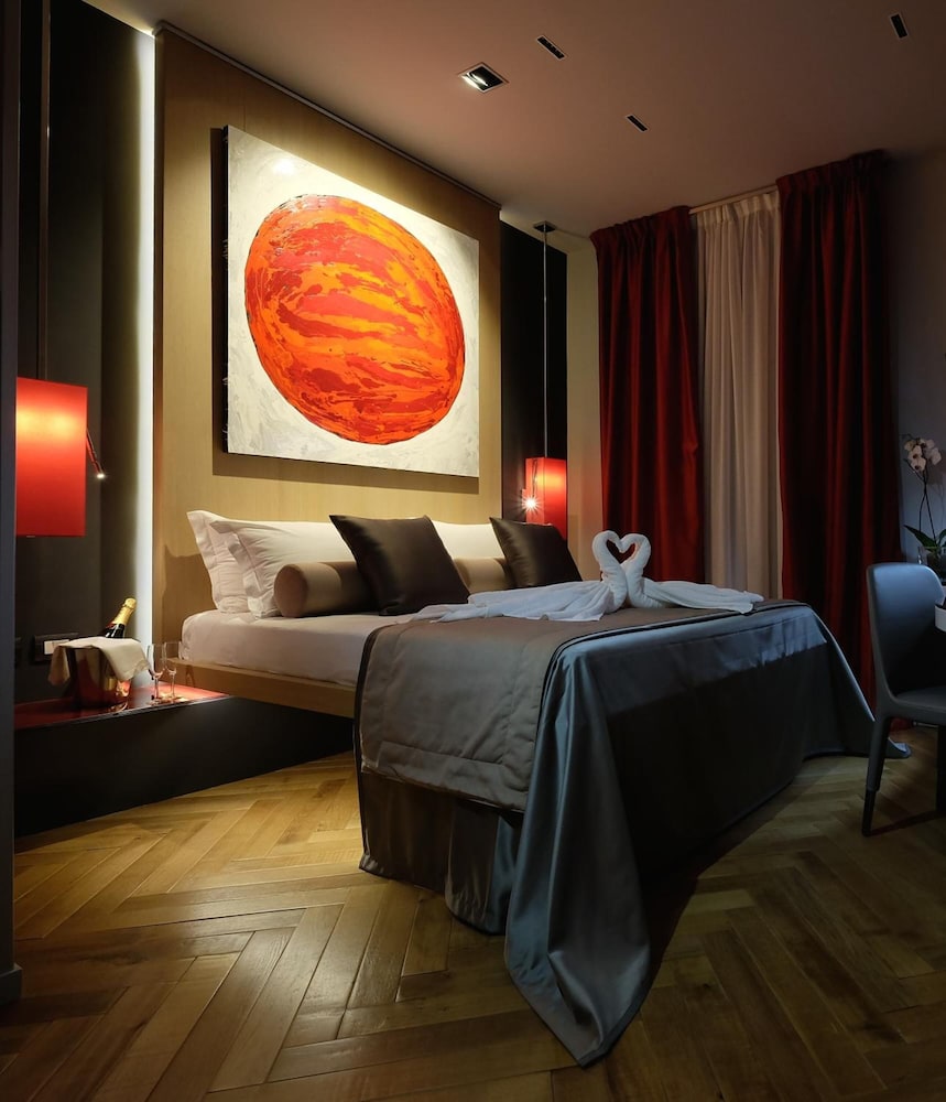 Navona Rooms 13/27
