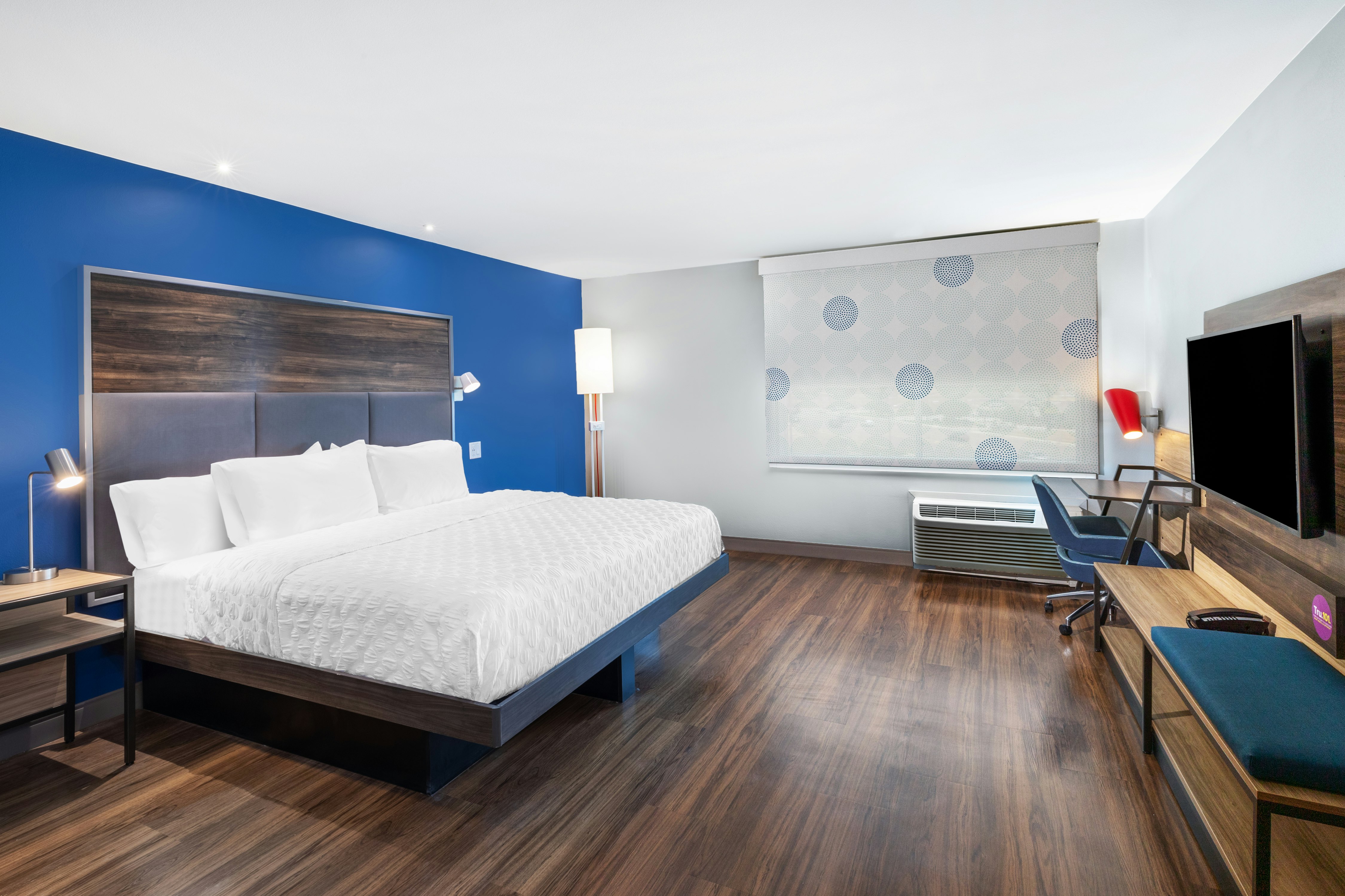 ROOM, KING BED, ACCESSIBLE