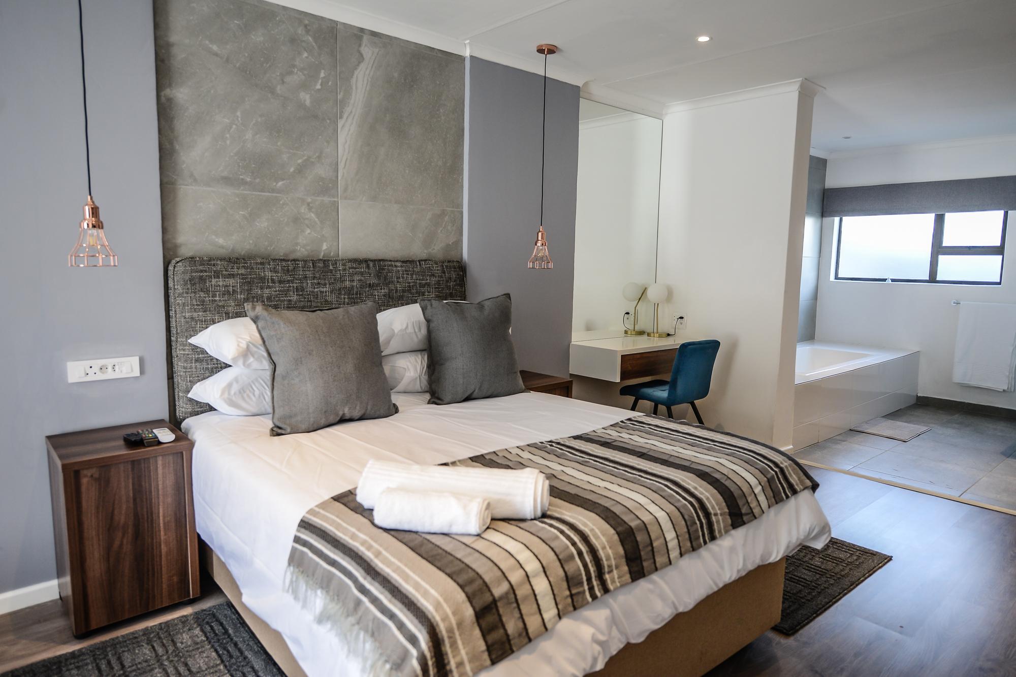 The Royal Bryanston 13/33