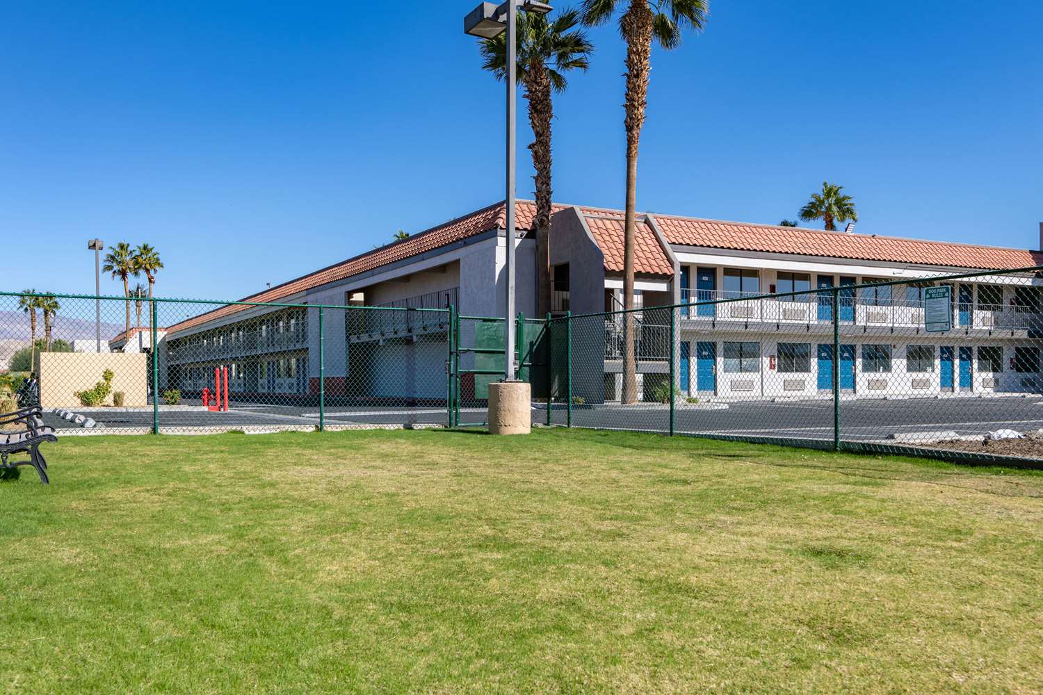 Rodeway Inn & Suites Rancho Mirage - Palm Desert Area 6/6