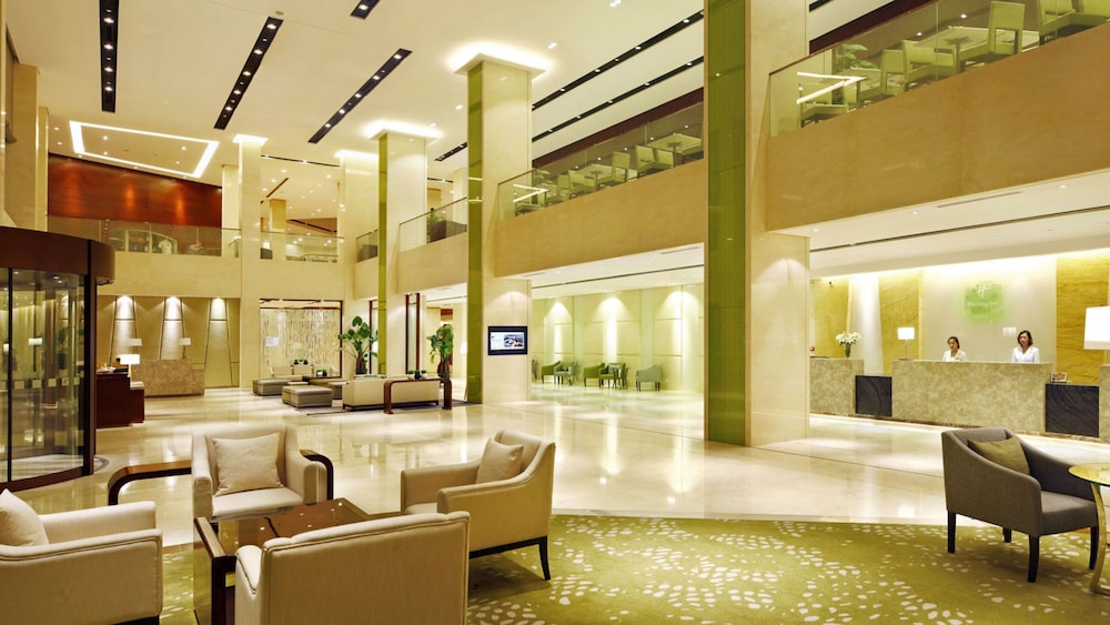 Holiday Inn Riverside 62/82