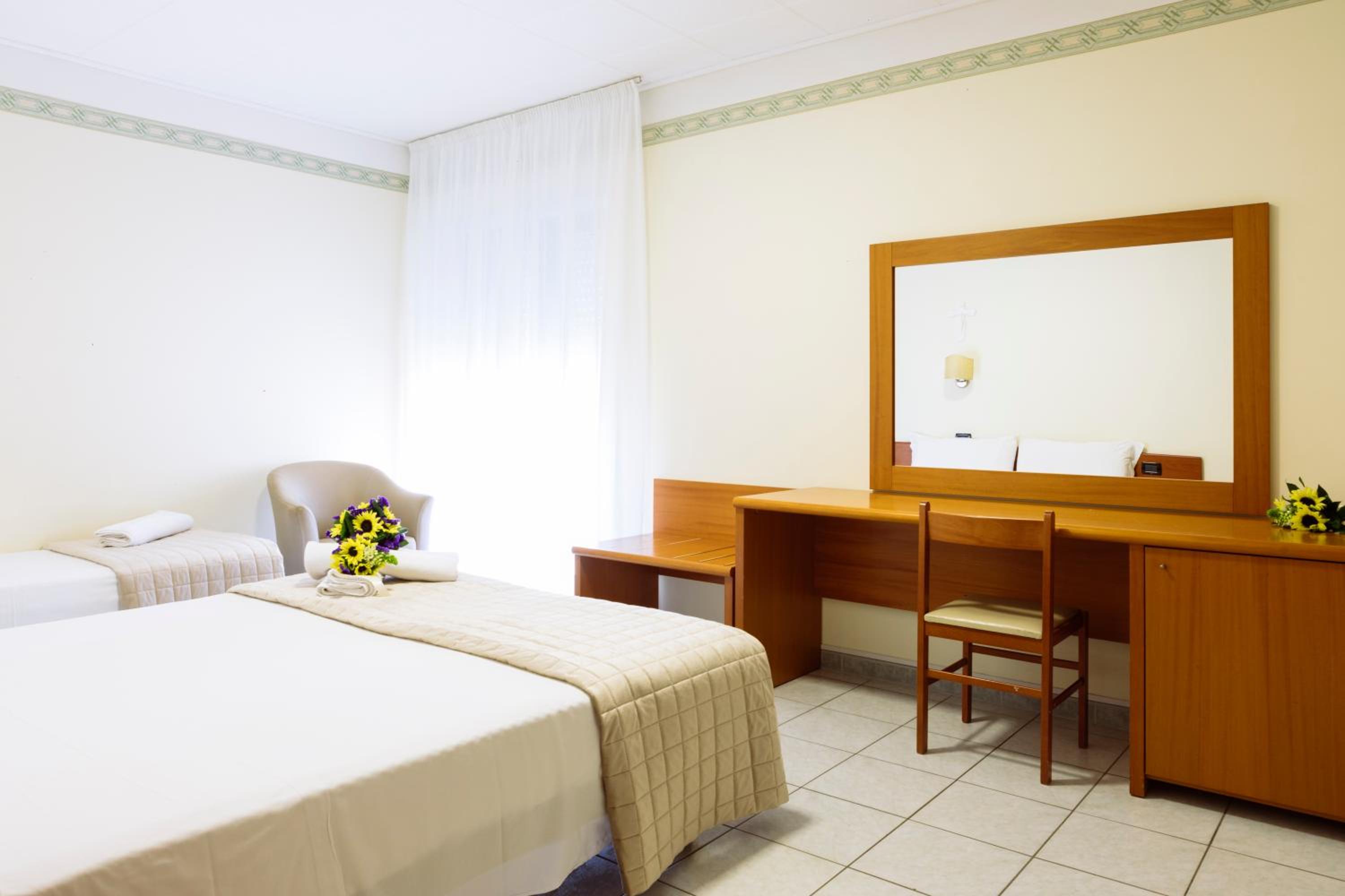 Hotel Leon 16/50