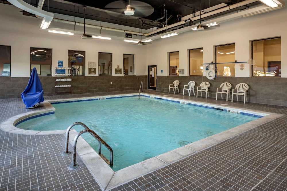 swimming pool spa