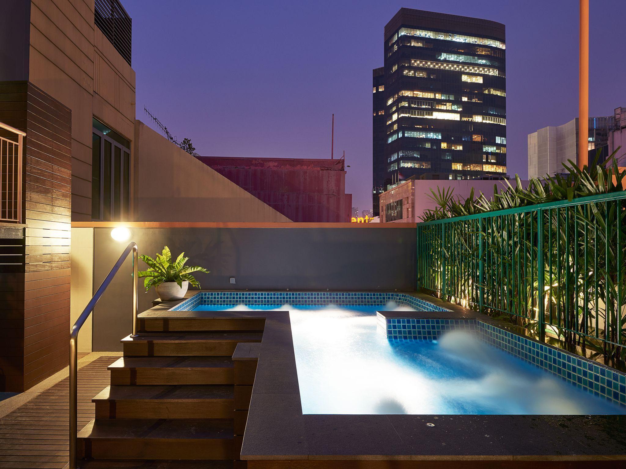 Bluewaters Pods 38 Hongkong St 36/40