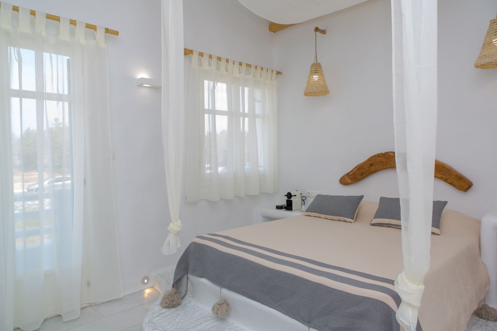 PREMIUM, QUEEN BED, SEA VIEW