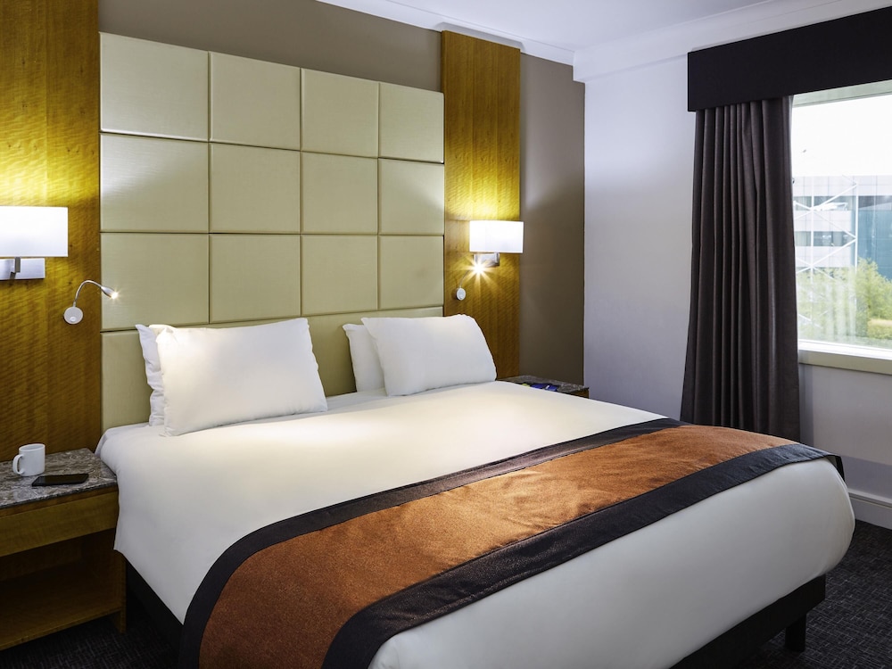 Mercure St Helens 7/50
