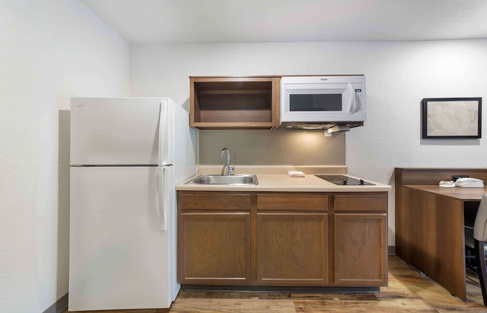 WoodSpring Suites Deerfield Beach 8/30