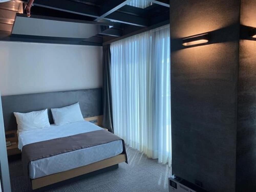 Triada Hotel Karakoy 16/65