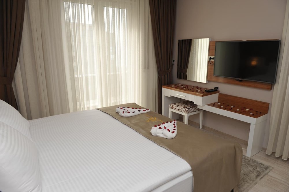 QAMAR PRESTIGE SUITES 18/49
