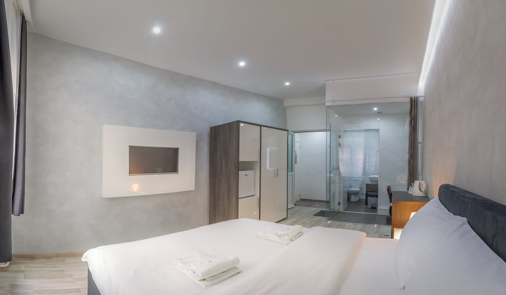 Central Park Residence 33/68