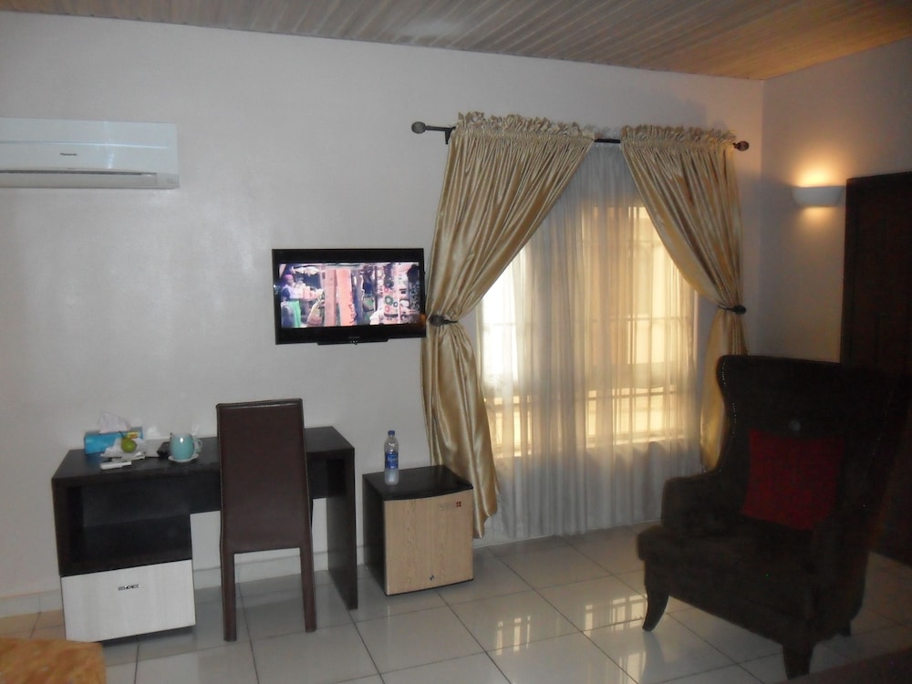 Swisscottage Suites 4/21